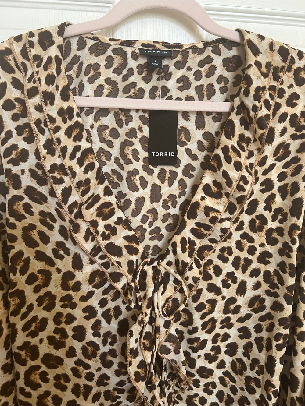 Torrid Leopard Print Tie-Front Ruffle Top | Size 1X Blouse in Tan and Brown. - Picture 6 of 6